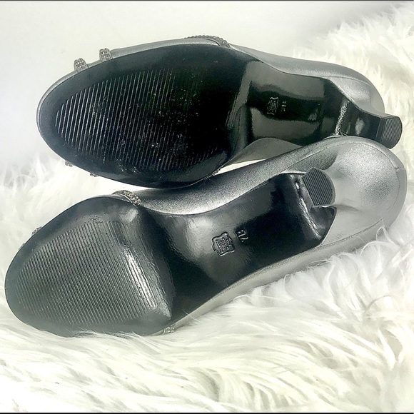 CAPARROS Eliza Heels Pumps, Silver, Size 7B - Picture 8 of 8